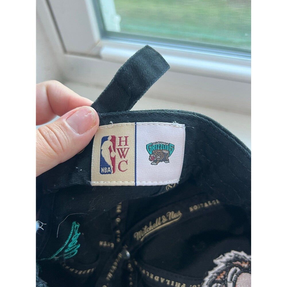 Vancouver Grizzlies Basketball Mitchell & Ness Hardwood Classics Adjustable Hat - Picture 9 of 11